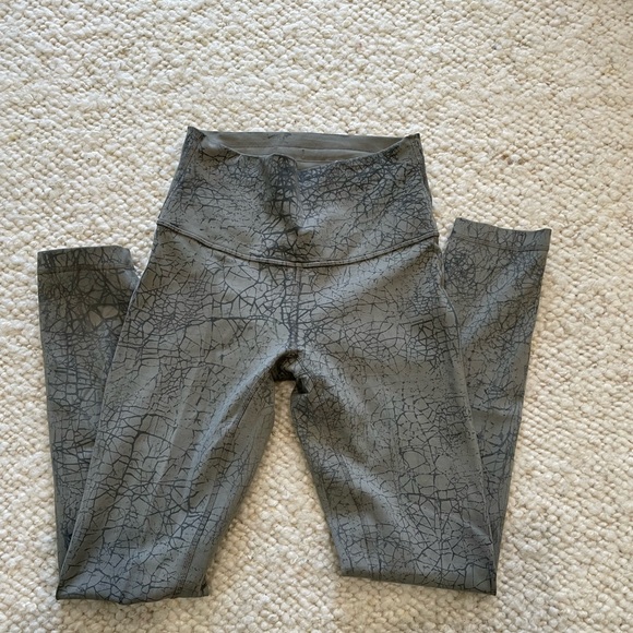 Lululemon leggings - Picture 1 of 2